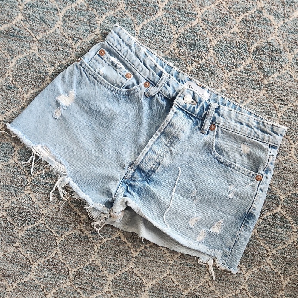 Zara Blue Jean Shorts Distressed Vintage Style
